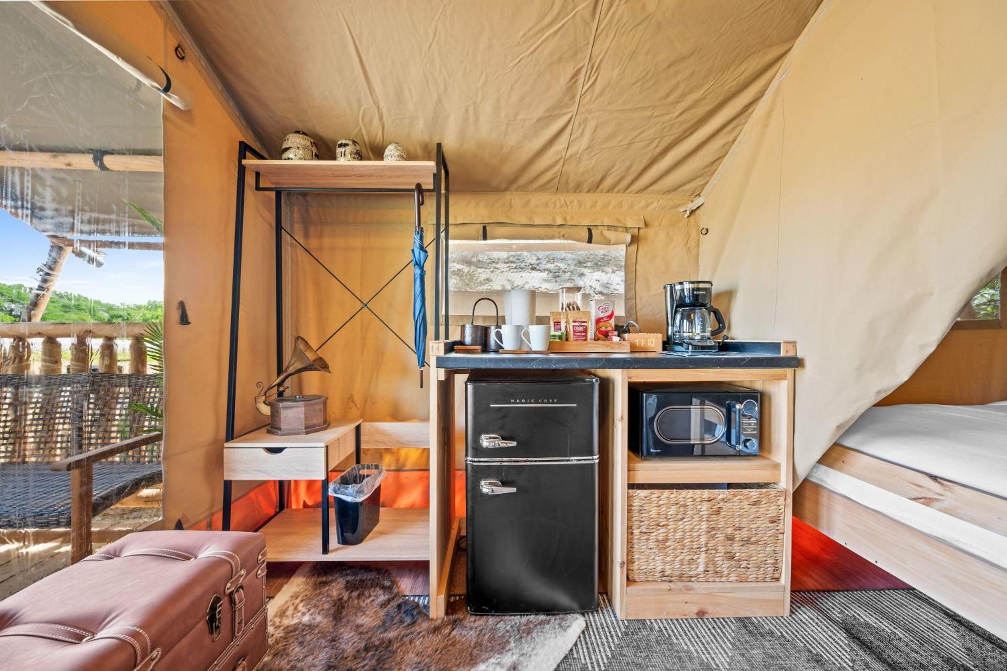 The Lodges At Eden Reserve - Safari Tents Уильямстаун Экстерьер фото