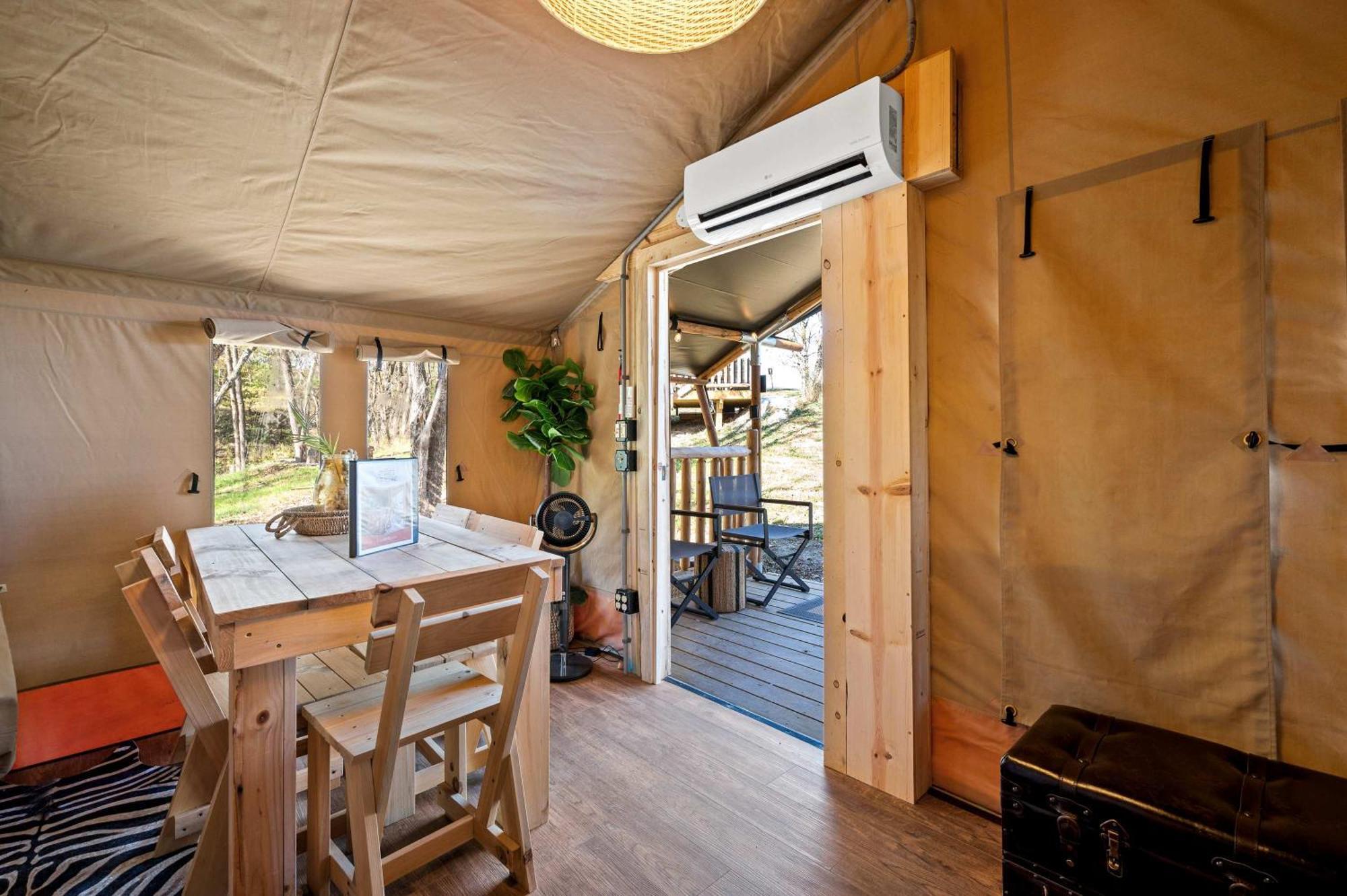 The Lodges At Eden Reserve - Safari Tents Уильямстаун Экстерьер фото